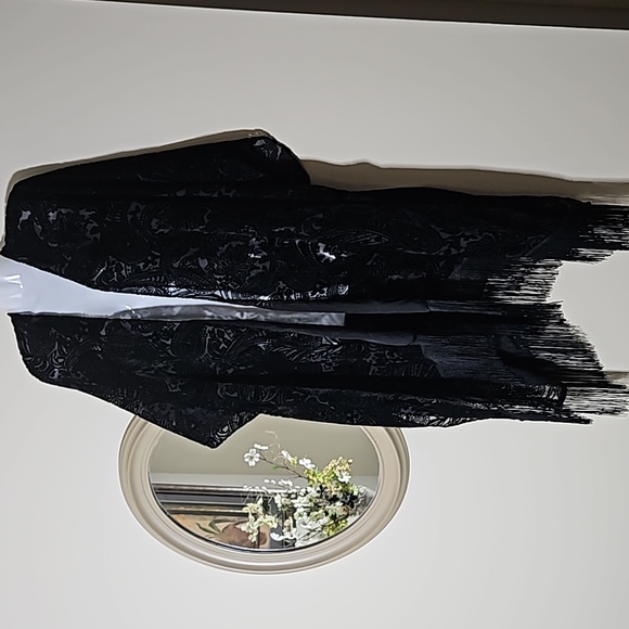 lovestitch Other - Lovestitch Velvet Kimono